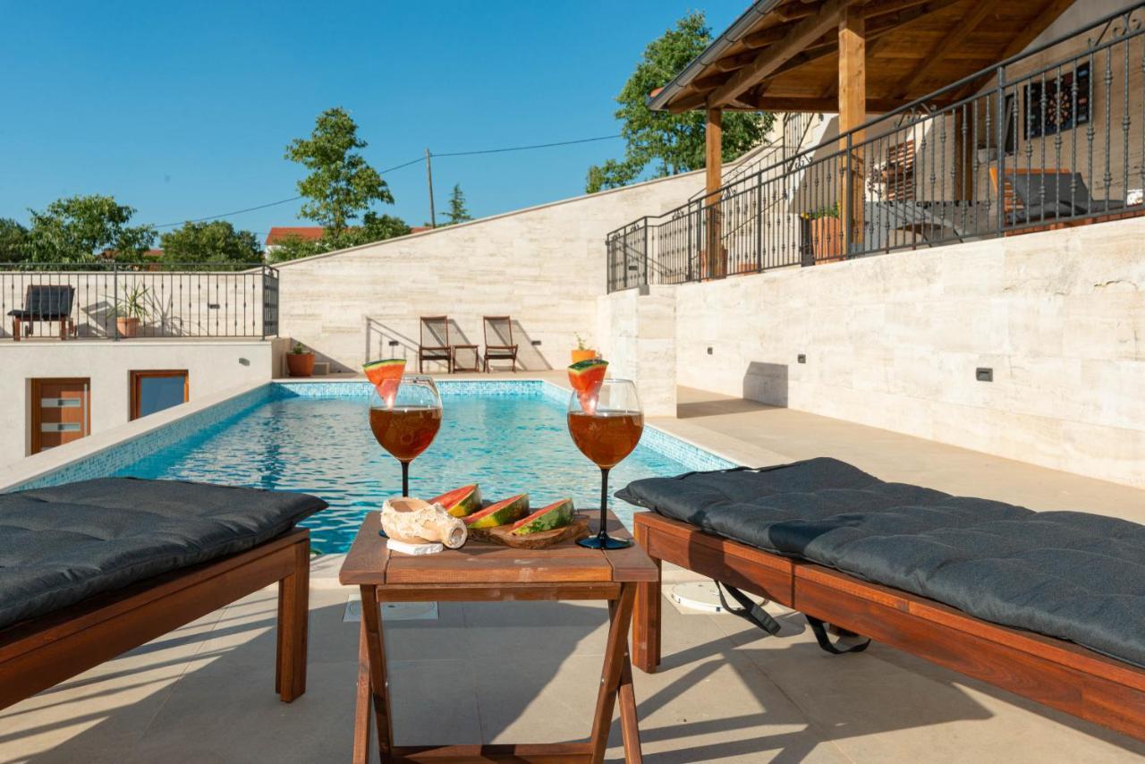 Modern Rustic Villa Kate Бенковаць Екстер'єр фото