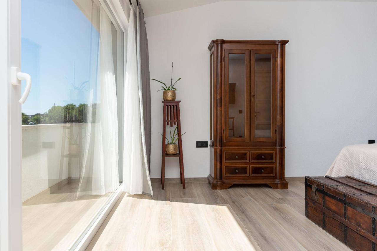 Modern Rustic Villa Kate Бенковаць Екстер'єр фото