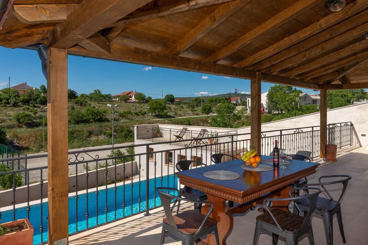 Modern Rustic Villa Kate Бенковаць Екстер'єр фото