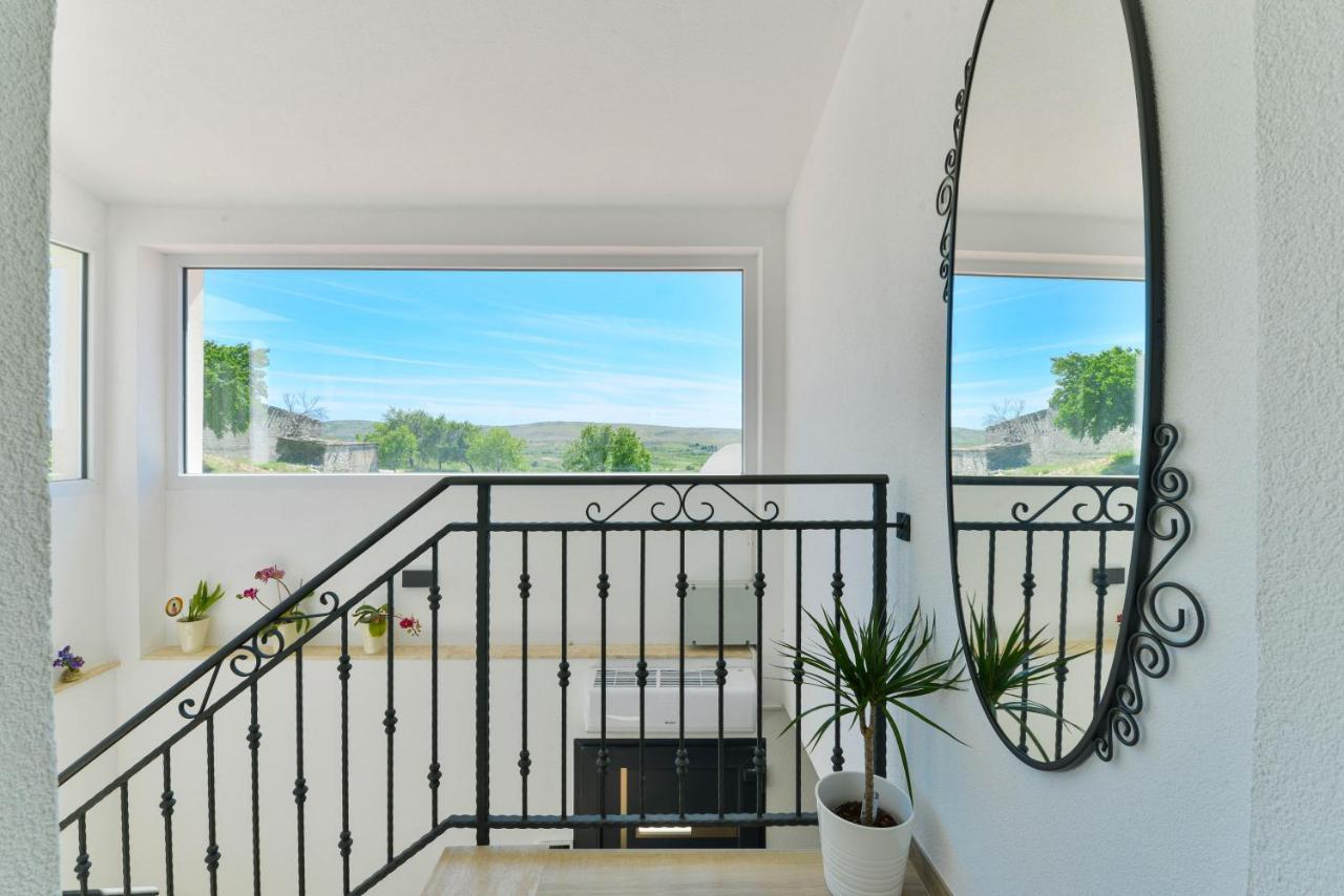 Modern Rustic Villa Kate Бенковаць Екстер'єр фото