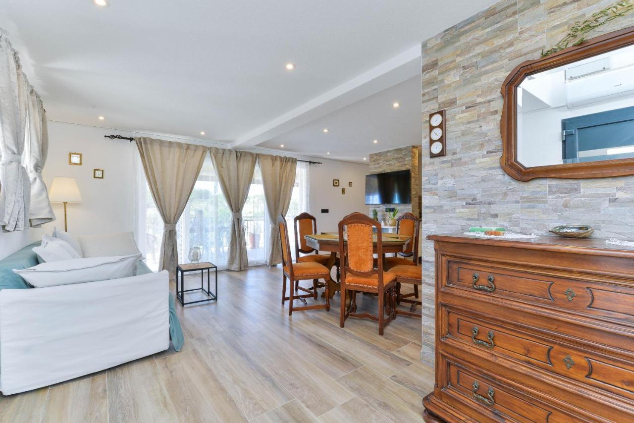 Modern Rustic Villa Kate Бенковаць Екстер'єр фото